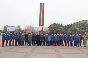 Благочинный Азовского городского округа принял участие в памятной акции ко Дню Героев Отечества