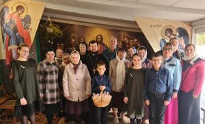 Подопечные Центра социального обслуживания совместно с сотрудниками Городского музея истории посетили Князь-Владимирский храм г. Батайск