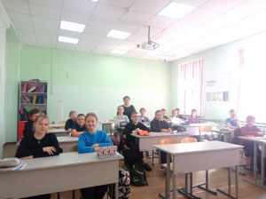 В Николаевской школе прошли беседы о празднике Благовещения