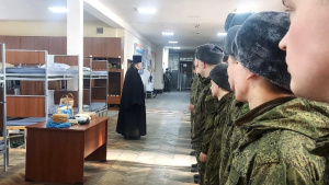 Настоятель храма святителя Иоанна Златоуста посетил одну из воинских частей Новочеркасского гарнизона 