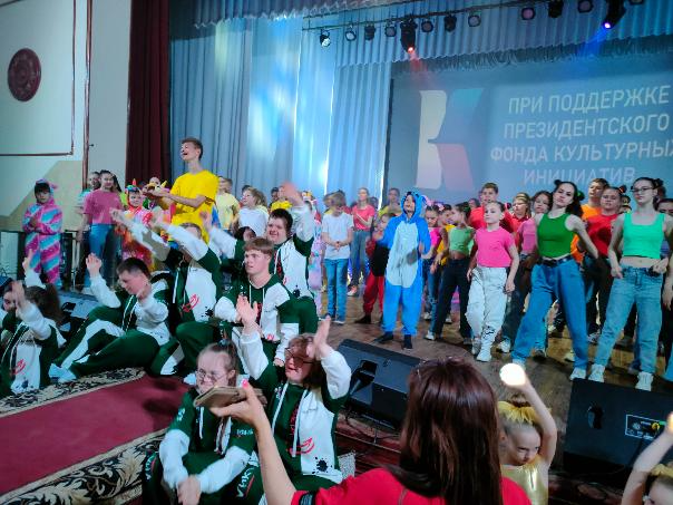 В п. Красный Сад состоялась премьера музыкально-хореографического спектакля «Люди-маяки»