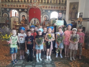 Настоятель Успенского храма с. Латоново втретился с юными жителями села 