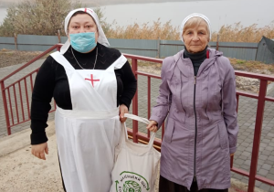 Сестры милосердия Пантелеимоновского храма г. Батайска приняли участие в акции "Корзина доброты"