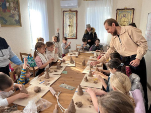 В воскресной школе Пантелеимоновского храма г. Батайска прошел мастер-класс по лепке из глины