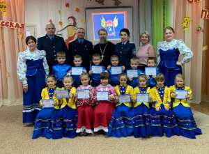 Духовник Неклиновского юрта принял участие в посвящении воспитанников детского сада в казачата