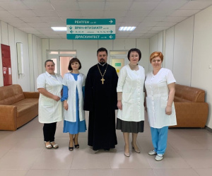 Настоятель Серафимовского храма г. Таганрога посетил Таганрогское отделение Областного клинического центра фтизиопульмонологии 