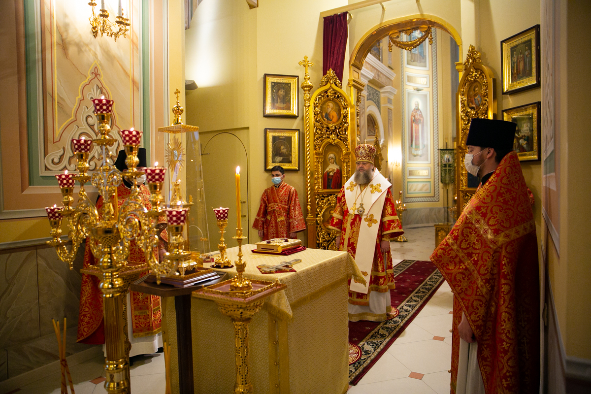 Митрополит Меркурий совершил Божественную литургию в день памяти вмч. Димитрия Солунского