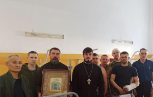 Икону святых царственных страстотерпцев пронесли по госпиталям Новочеркасска