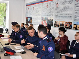 В штабе «Казачьей сотни ЮФУ» состоялась защита образовательно-просветительских проектов студентов-казаков
