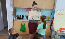 Преподаватель воскресной школы храма Иоакима и Анны провела занятие в детском саду №244 г. Ростова-на-Дону